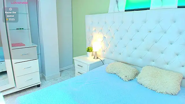 Lindacarterr_'s Live Chat Room