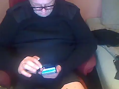 ArmySweatern Webbikameraesitys