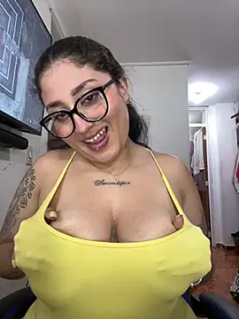 croftsmila's Live XXX Chat
