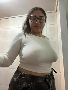 croftsmila's Live XXX Chat