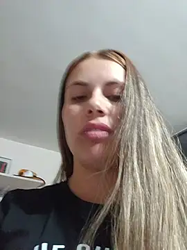 Chat XXX ao vivo de Cata_city1106