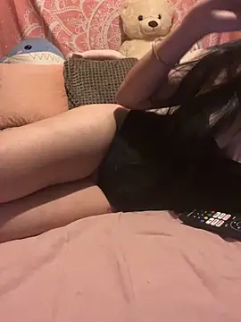 LaPetitechienne1's Live XXX Chat
