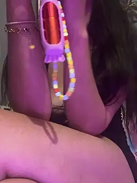 LaPetitechienne1's Live XXX Chat