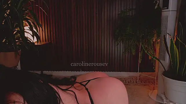 carolinerousev's Live XXX Chat