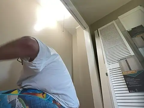 13B_MasterGunner's Webcam Show