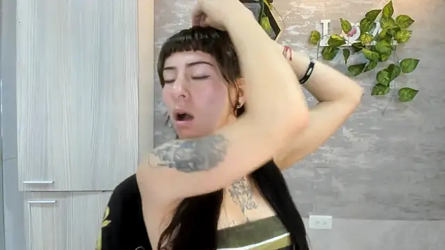 Mhelanny2 Chat XXX in diretta