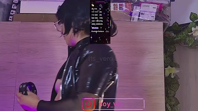 Chat XXX en directo de Its_vero