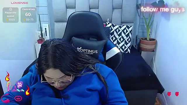 Chat +18 de evelin_zaens ao vivo