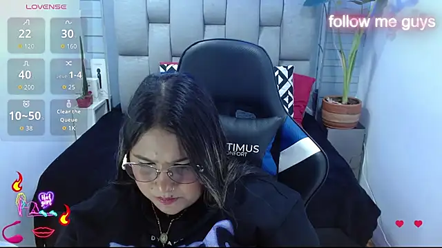 evelin_zaens Adlı Modelin Canlı XXX Sohbeti