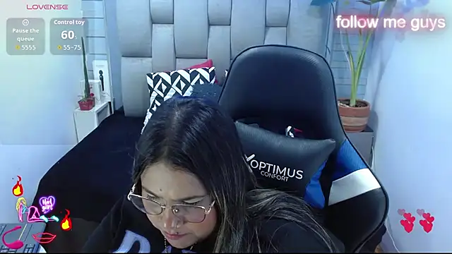evelin_zaens Adlı Modelin Canlı XXX Sohbeti