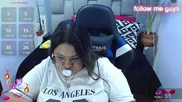 Chat +18 de evelin_zaens ao vivo