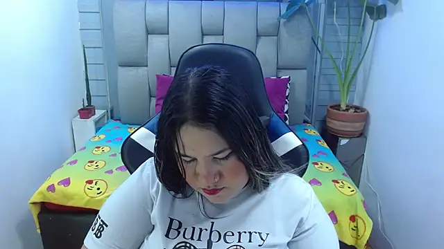 Chat +18 de evelin_zaens ao vivo