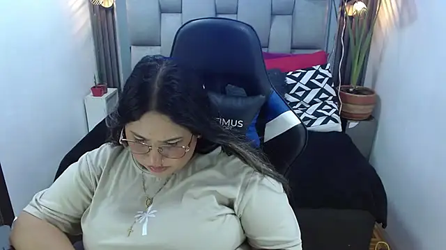Chat +18 de evelin_zaens ao vivo