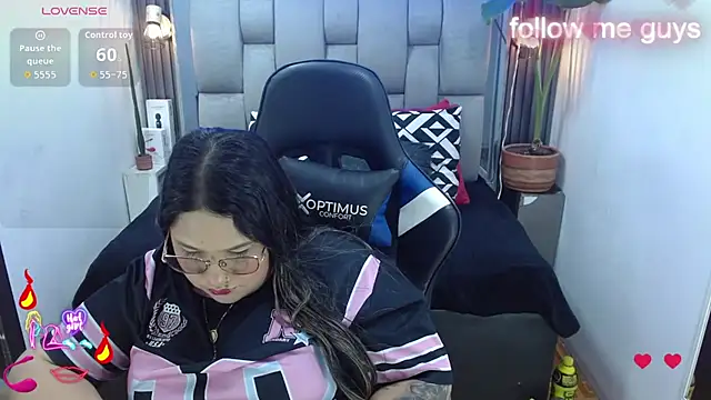 Chat +18 de evelin_zaens ao vivo