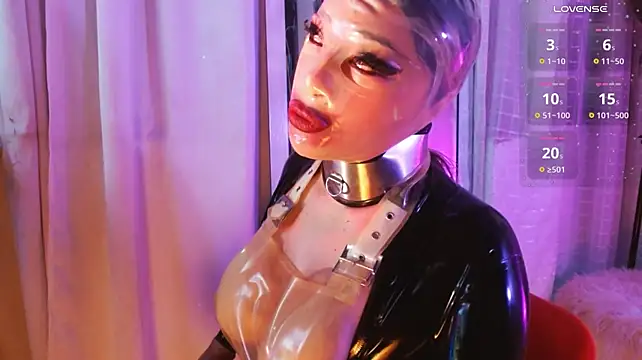 Chatroom XXX en direct de LatexDevil_Blondie