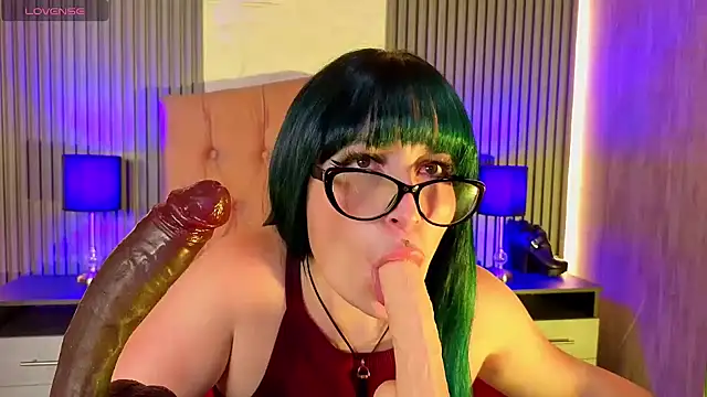 alicia_moom's Webcam Show