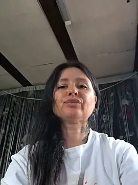 Show modela KikiXRed na web-kameri