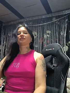 Show modela KikiXRed na web-kameri