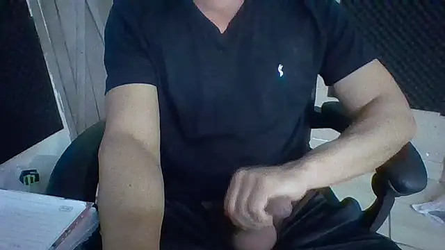 MachoScorpionCaralho 网络视讯表演