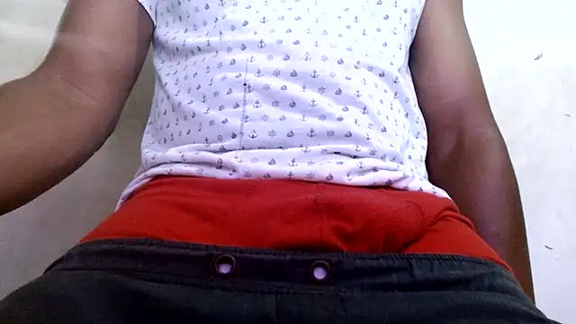 royblackbigpvt Show in webcam