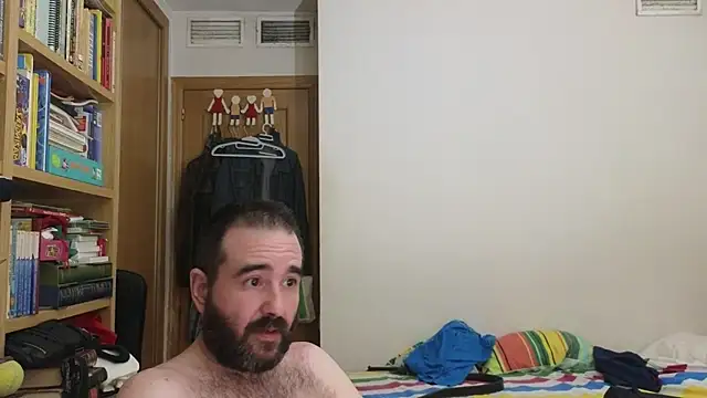 curiosillo83 Show in webcam