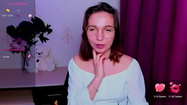 KindHazelHere_ élő chatszobája