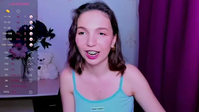Živá chatovací místnost KindHazelHere_