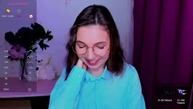 KindHazelHere_ live XXX chat