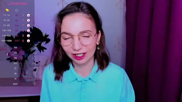 Chat XXX Live KindHazelHere_
