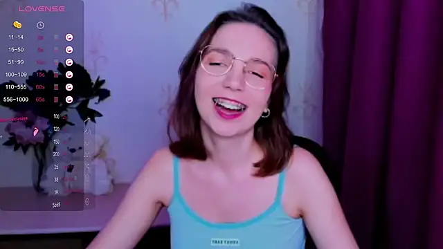 Chatroom XXX en direct de KindHazelHere_
