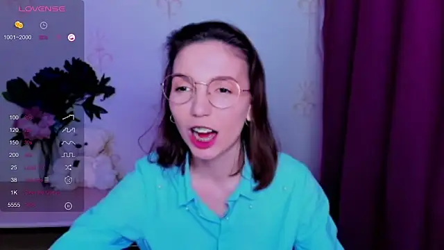 KindHazelHere_ Chat XXX in diretta