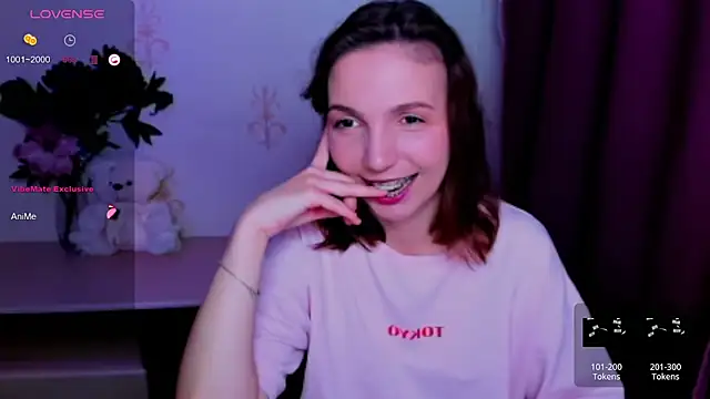 Chat XXX Live KindHazelHere_