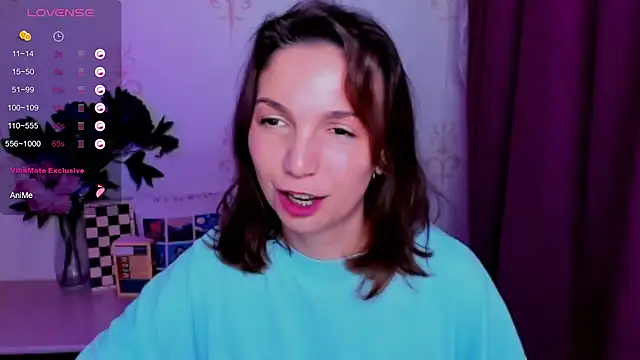 Chat XXX en directo de KindHazelHere_