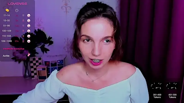 Chat XXX en directo de KindHazelHere_