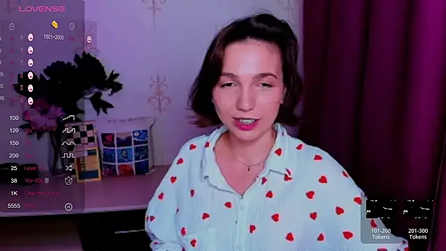 Chat +18 de KindHazelHere_ ao vivo