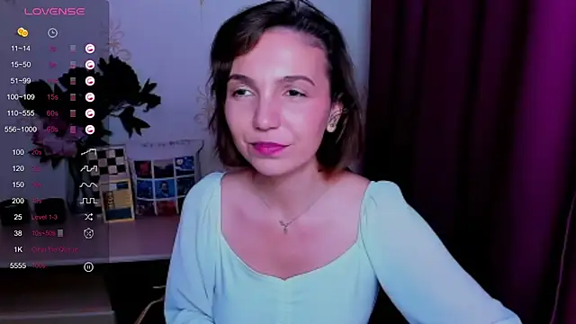 Czat XXX na żywo – KindHazelHere_