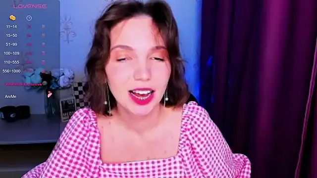 Chat +18 de KindHazelHere_ ao vivo