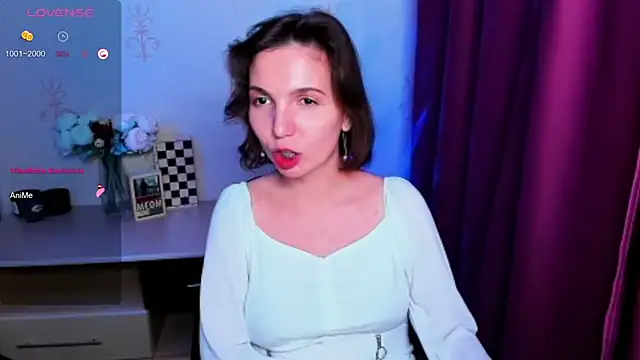 Chat +18 de KindHazelHere_ ao vivo