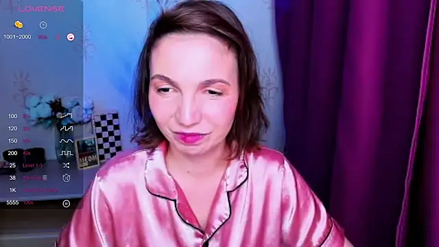 KindHazelHere_ Adlı Modelin Canlı XXX Sohbeti