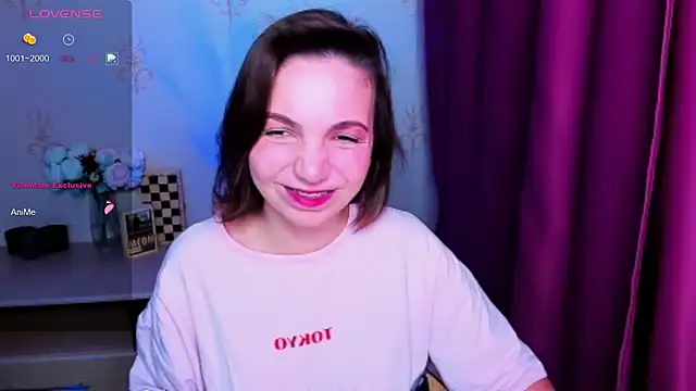 Онлайн чат XXX KindHazelHere_