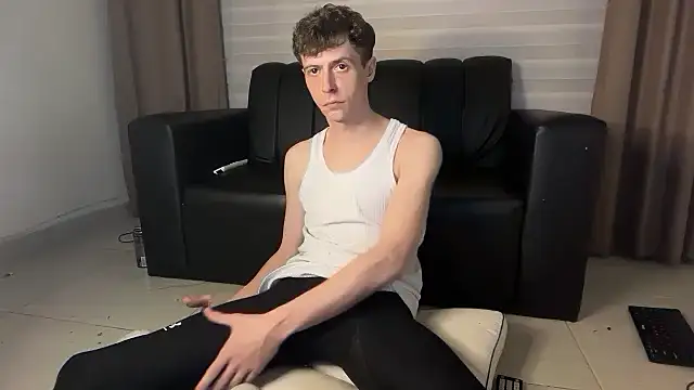 הופעת וובקאם של YoungHungOh