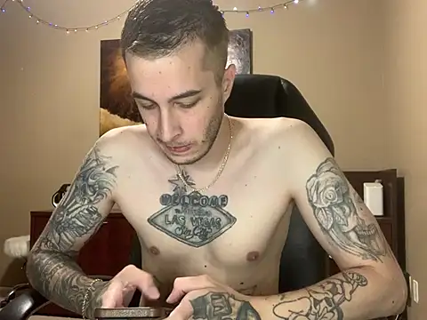 Show modela JuicyJoshy na web-kameri