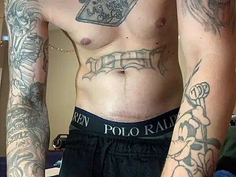 Pokazy przed kamerką – JuicyJoshy
