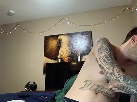 JuicyJoshy Show in webcam