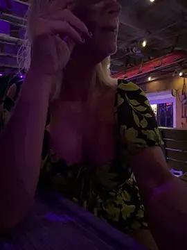 TiffaneyLove webkamerás műsora