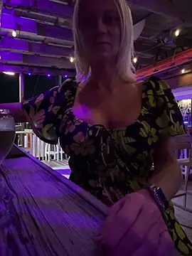 TiffaneyLove – Kamerová šou