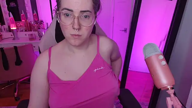 rachelbrooksxx Show in webcam