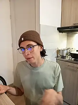 You_Sissyn Webbikameraesitys