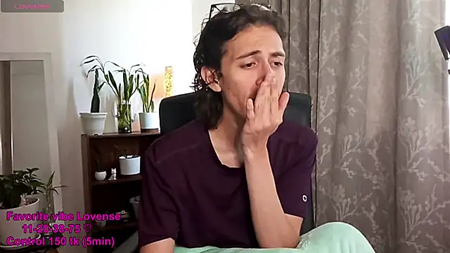 You_Sissyn Webbikameraesitys