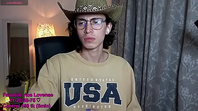 הופעת וובקאם של You_Sissy